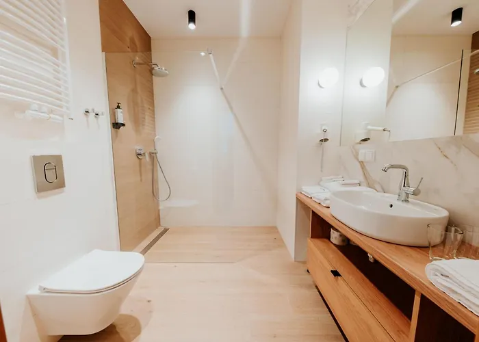 Kwatera W Lesniczowce Czarne Penzion